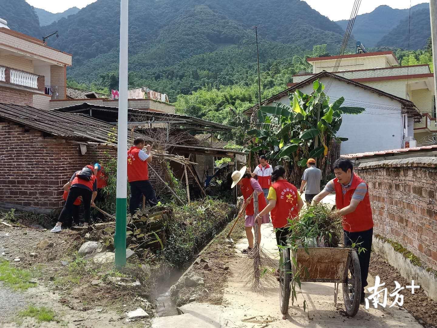 仁化县医疗保障局招聘启事，职业发展与展望